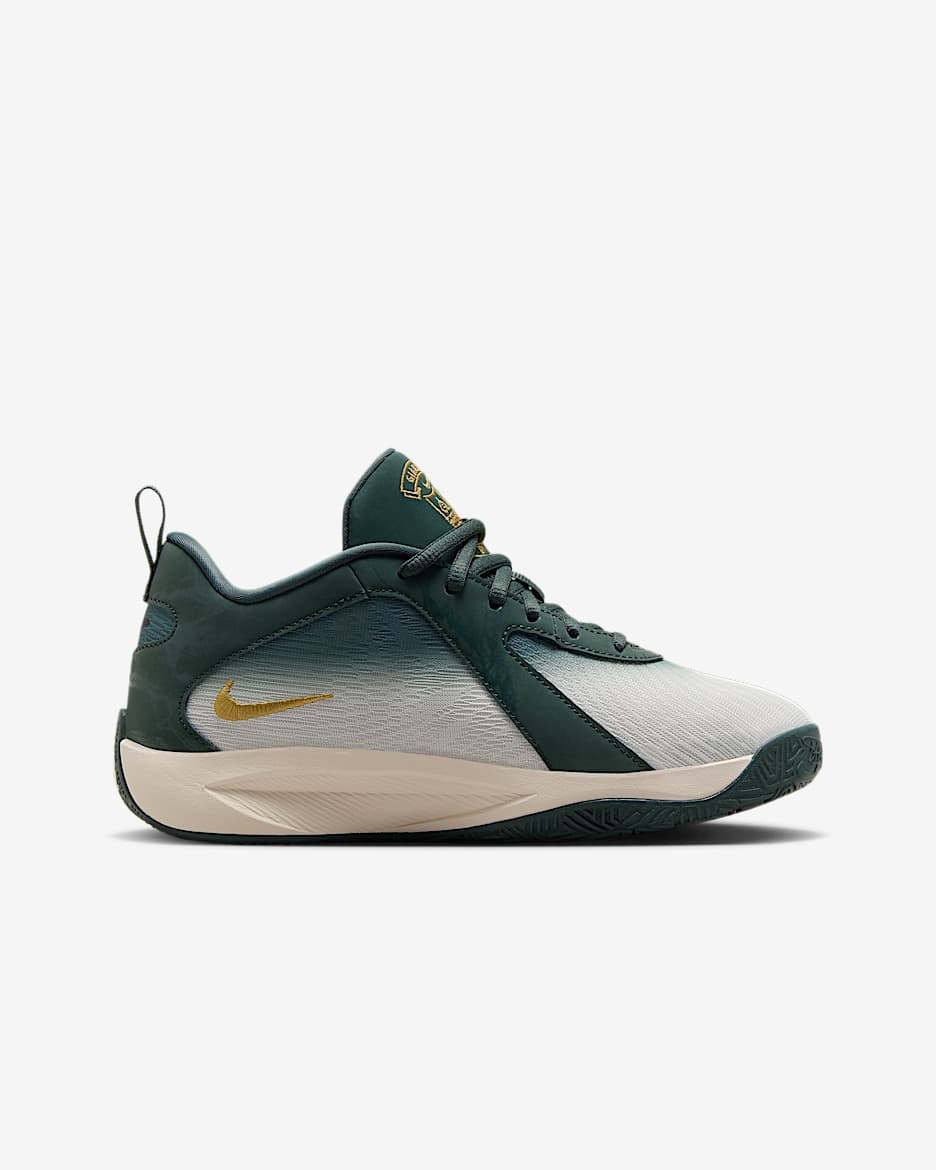 Nike basketball shoes classic shop